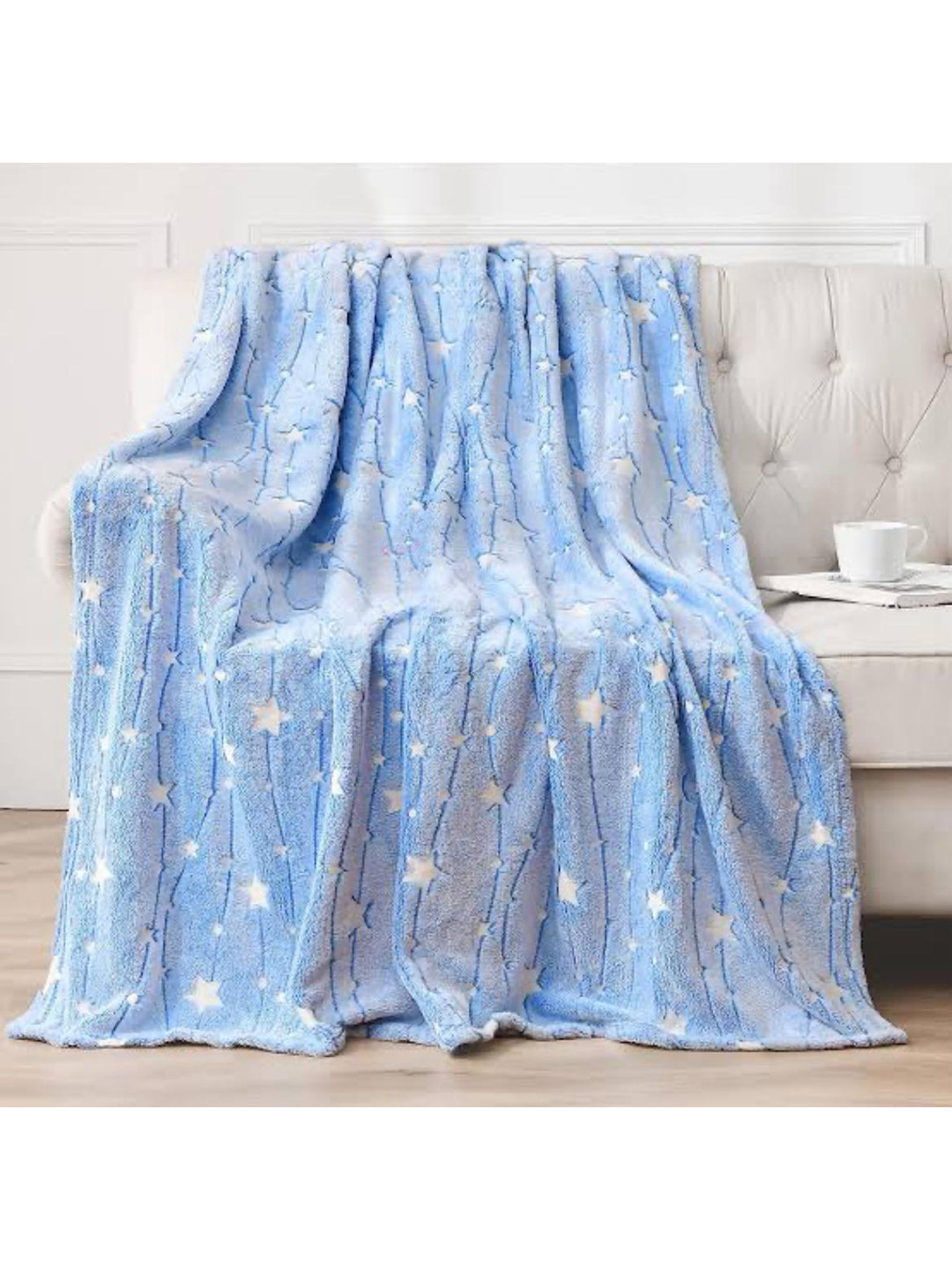 

Butterthief Blue & White Geometric AC Room 210 GSM Glow In The Dark Single Bed Blanket