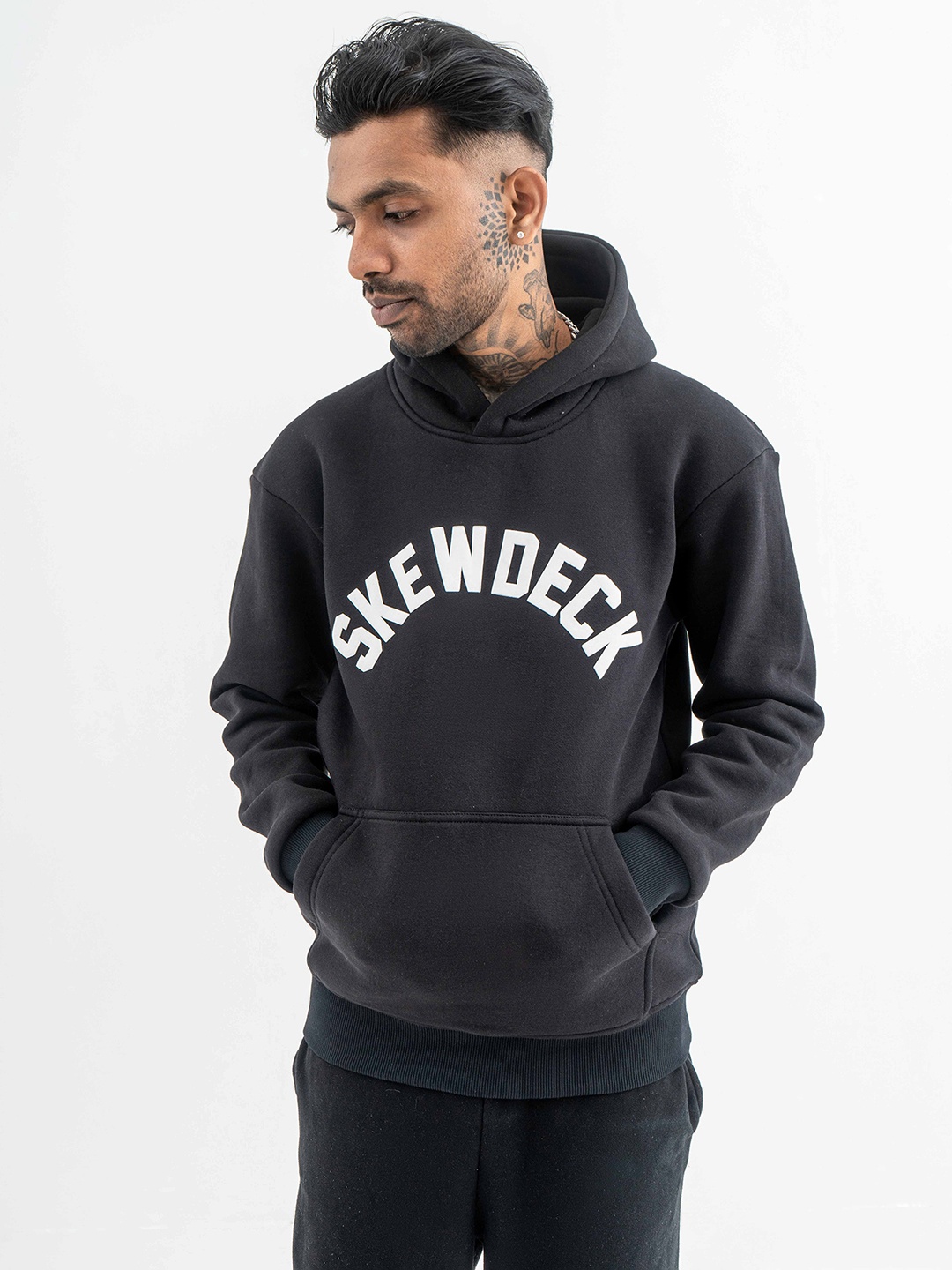 

Skewdeck Typography Printed Hooded Cotton Pullover, Black
