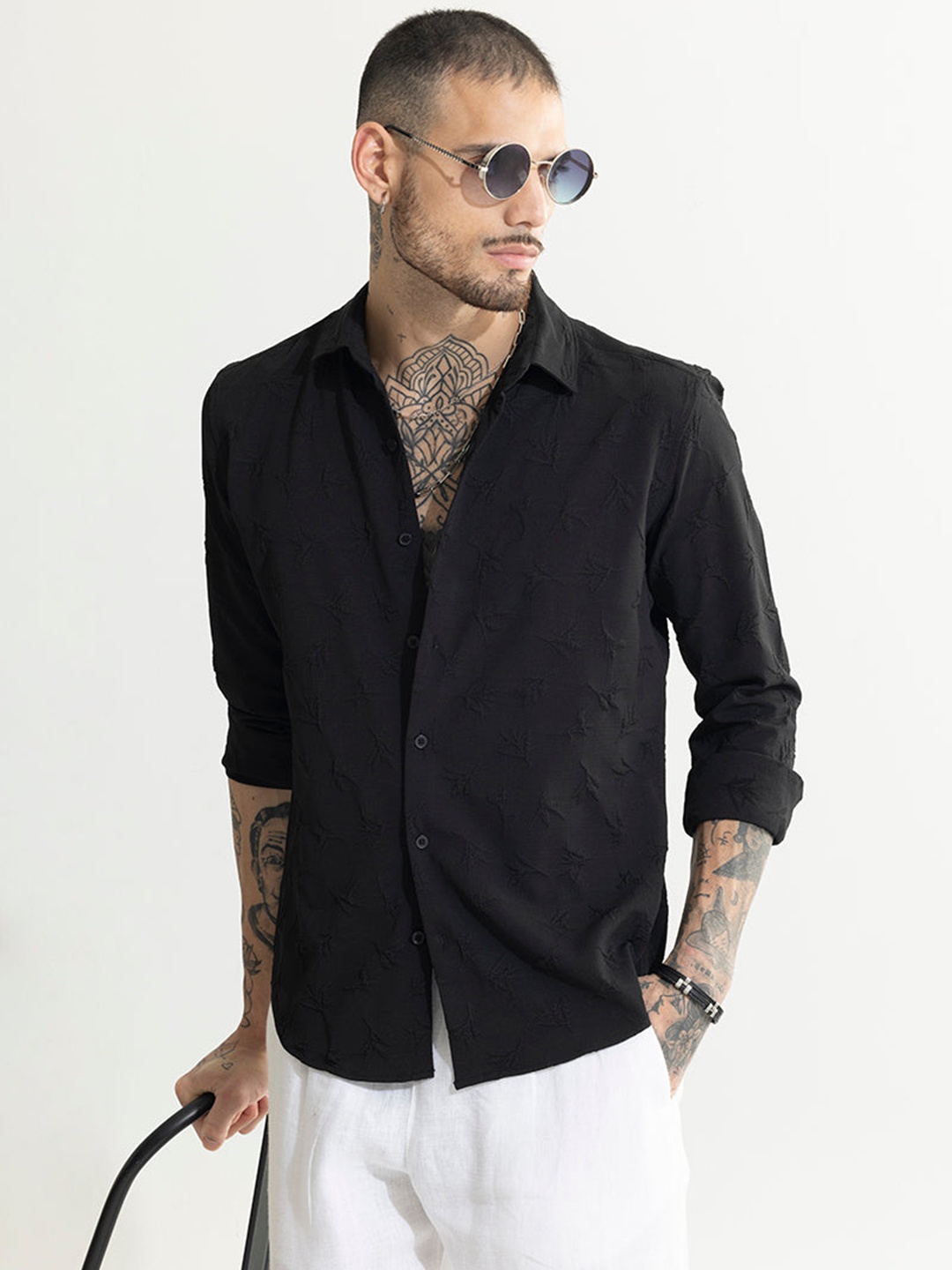 

Snitch Black Classic Slim Fit Textured Casual Shirt
