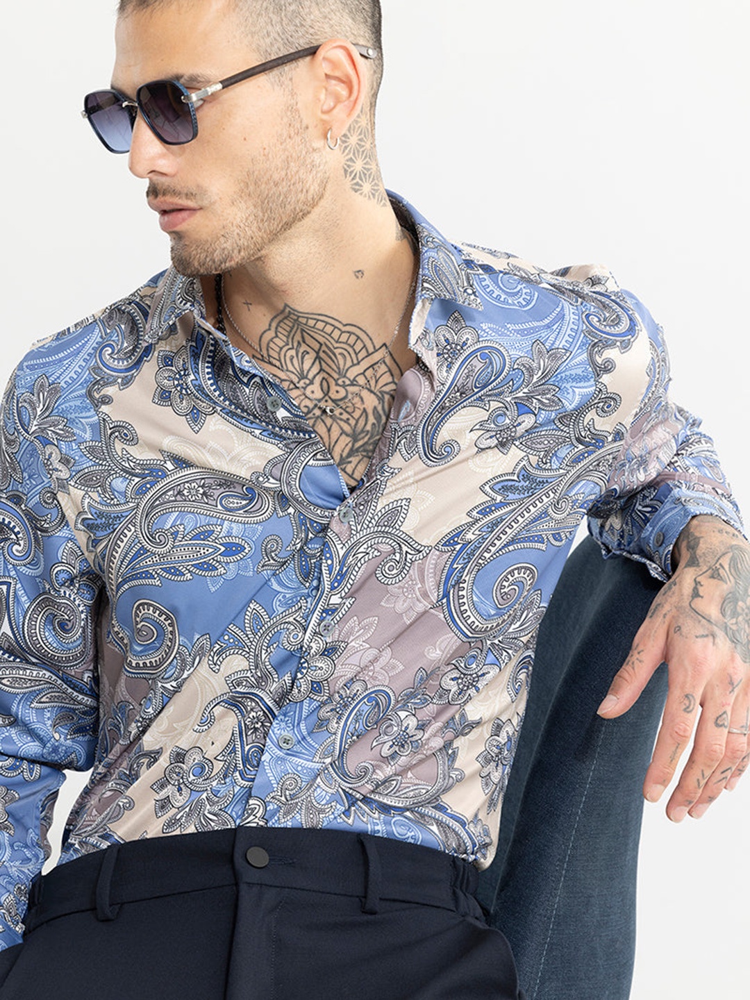 

Snitch Blue Classic Slim Fit Paisley Printed Cotton Casual Shirt