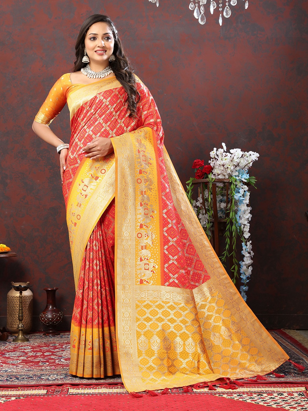 

JATRIQQ Ethnic Motifs Woven Design Zari Patola Saree, Red