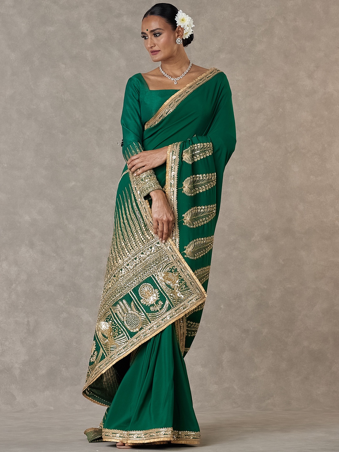 

Masaba Son-Patti Ethnic Motifs Embellished Sequinned Saree, Green