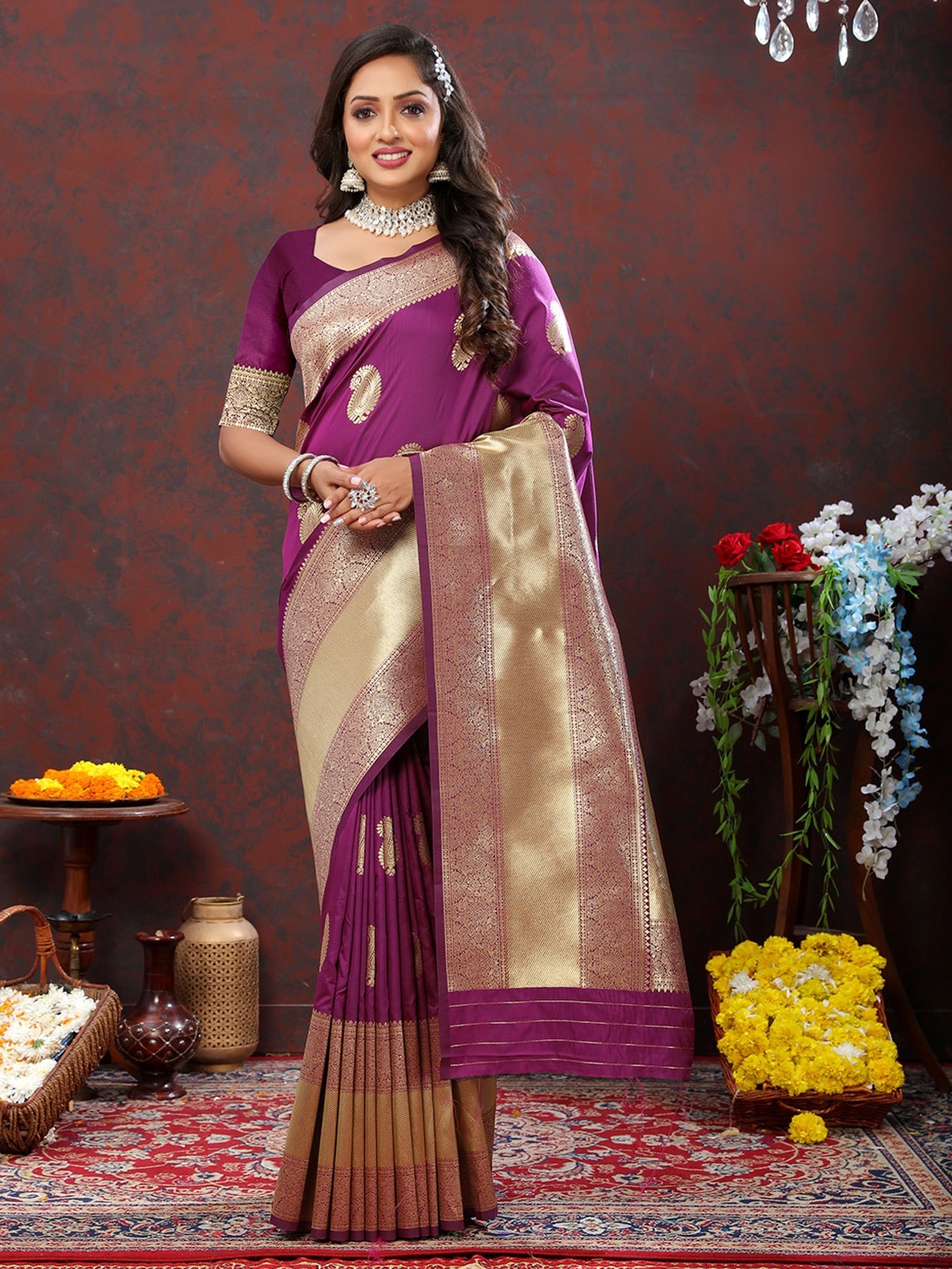 

JATRIQQ Ethnic Motifs Woven Design Zari Banarasi Saree, Burgundy