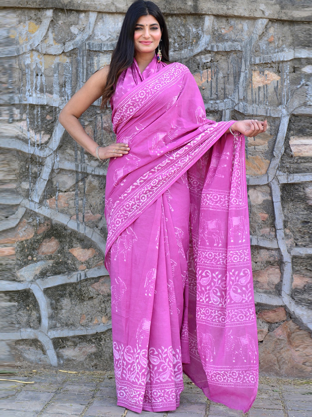 

Shivanya Handicrafts Floral Printed Mulmul Cotton Block Print Saree, Pink