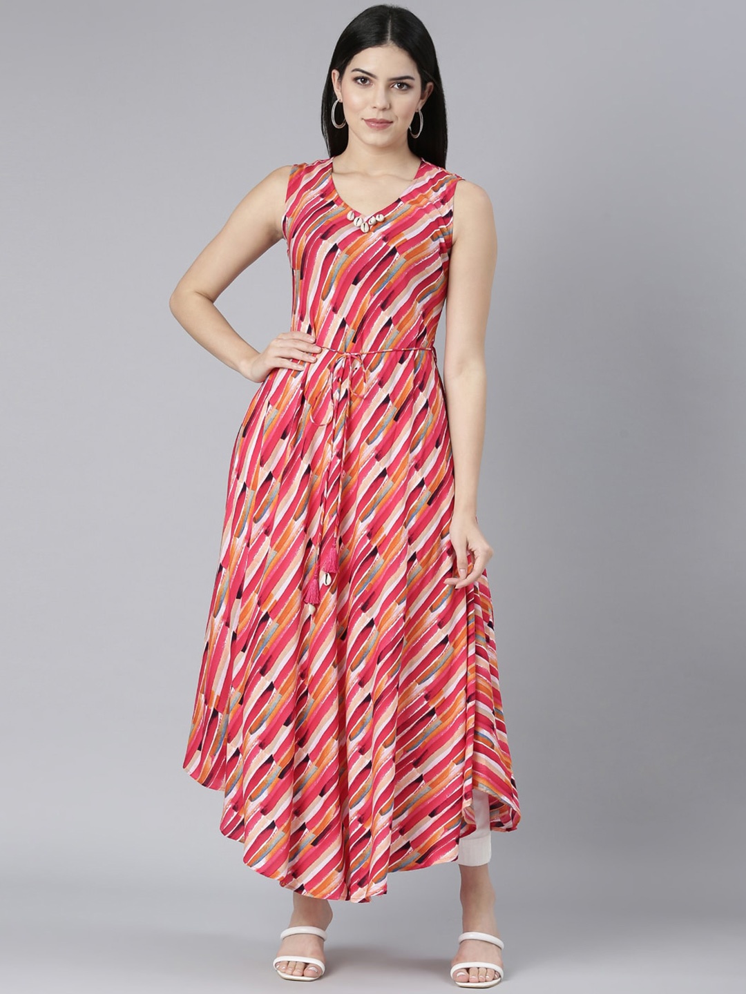 

Neerus V-Neck Sleeveless Print Satin Maxi Dress, Pink