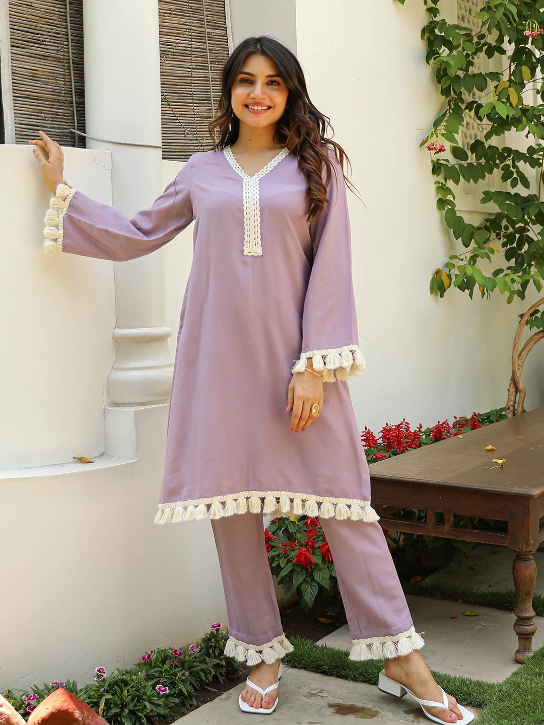 

Anouk Mirage V-Neck Long Sleeves Yoke Design Regular Co-Ords Set, Lavender