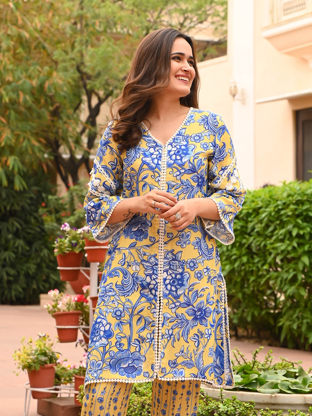 

Anouk Mirage Floral Printed V-Neck Regular Kurti with Trousers, Yellow