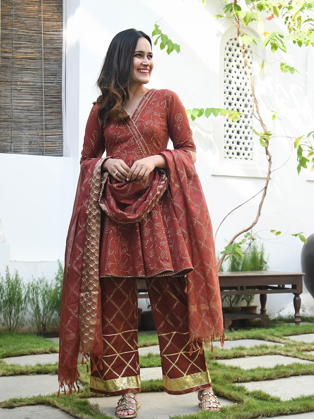 

Anouk Mirage Floral Printed Empire Pure Cotton Kurta with Trousers & Dupatta, Maroon