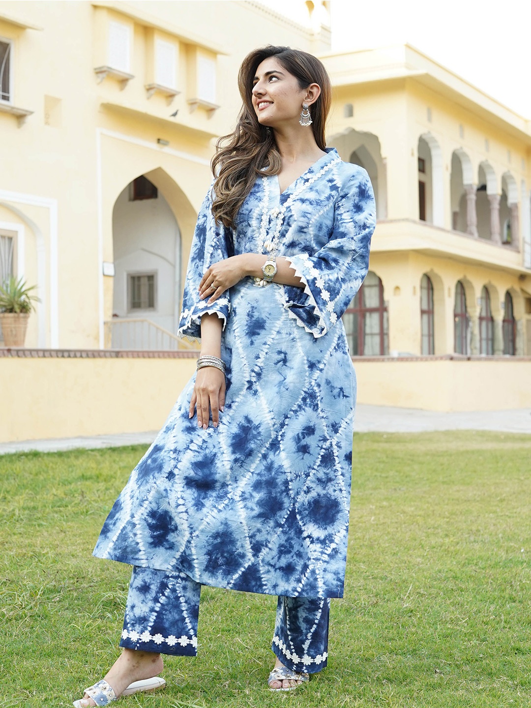 

Anouk Mirage Printed Regular Beads & Stones V-Neck Pure Cotton Bell Sleeves Kurta with Trousers, Blue