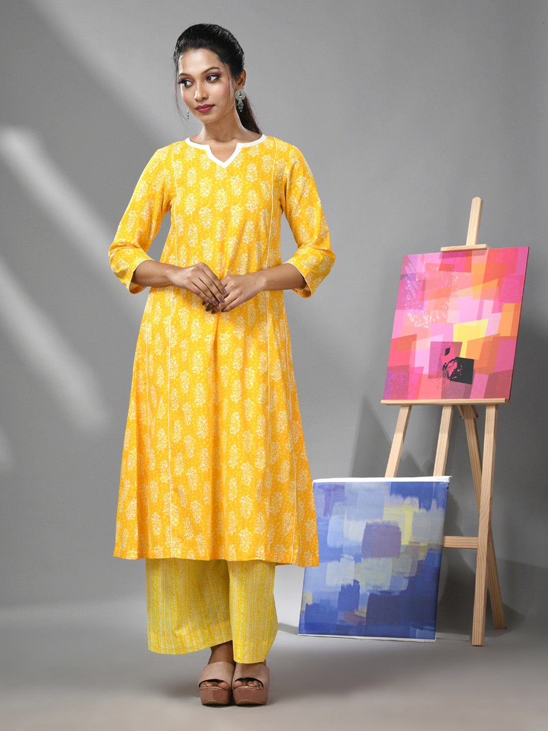 

Charukriti Floral Printed Round Neck Three-Quarter Sleeves Pure Cotton Kurta with Palazzos, Yellow