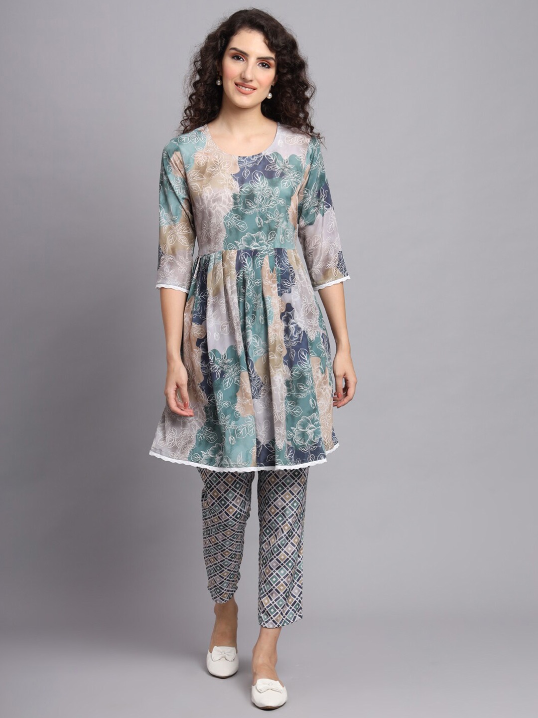 

Suktam Trendz Floral Printed Tunic & Trousers Ethnic Co-Ords, Green
