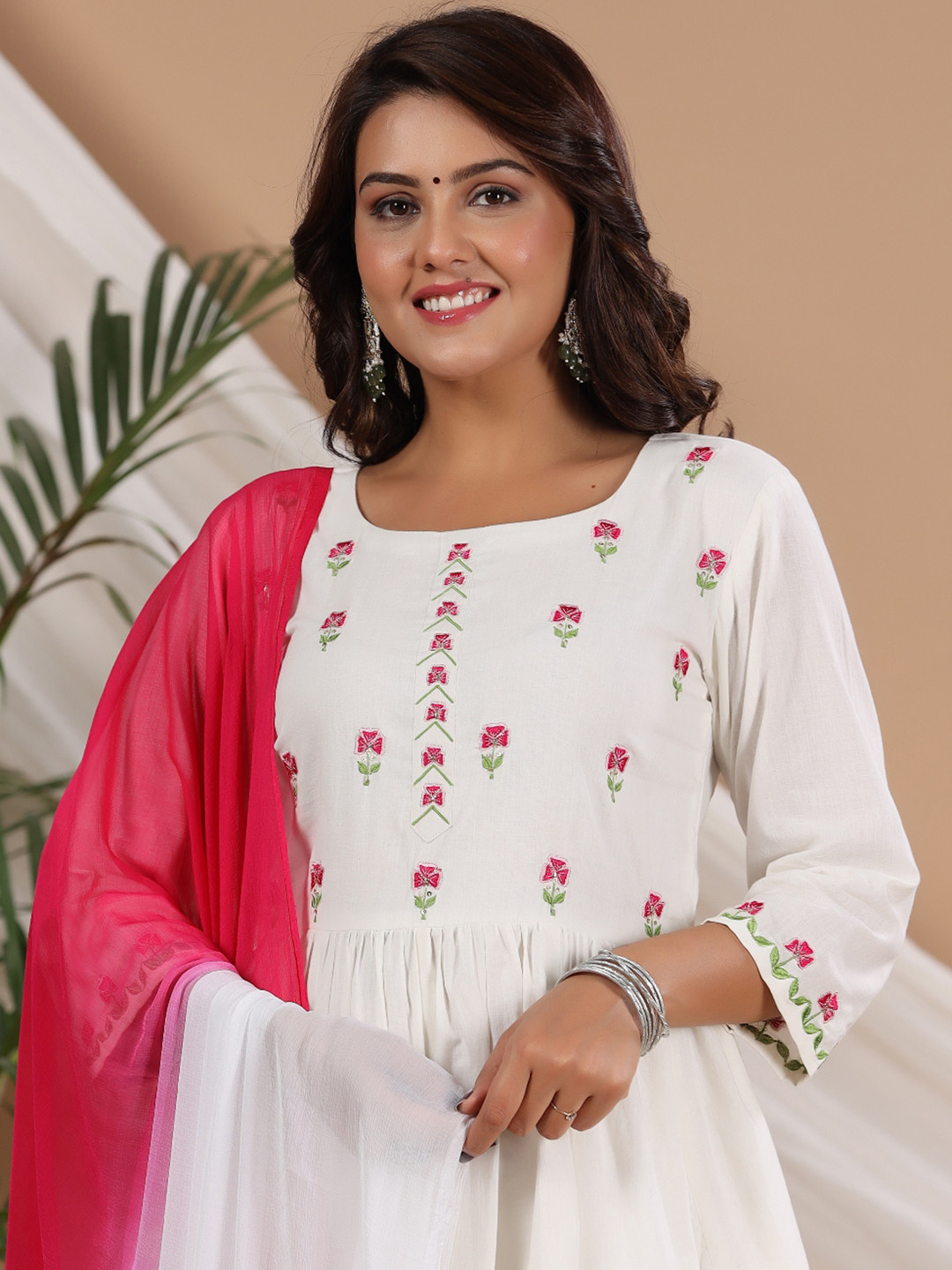 

Rangeelo Floral Embroidered Regular Pure Cotton Kurta with Palazzos & Dupatta, White