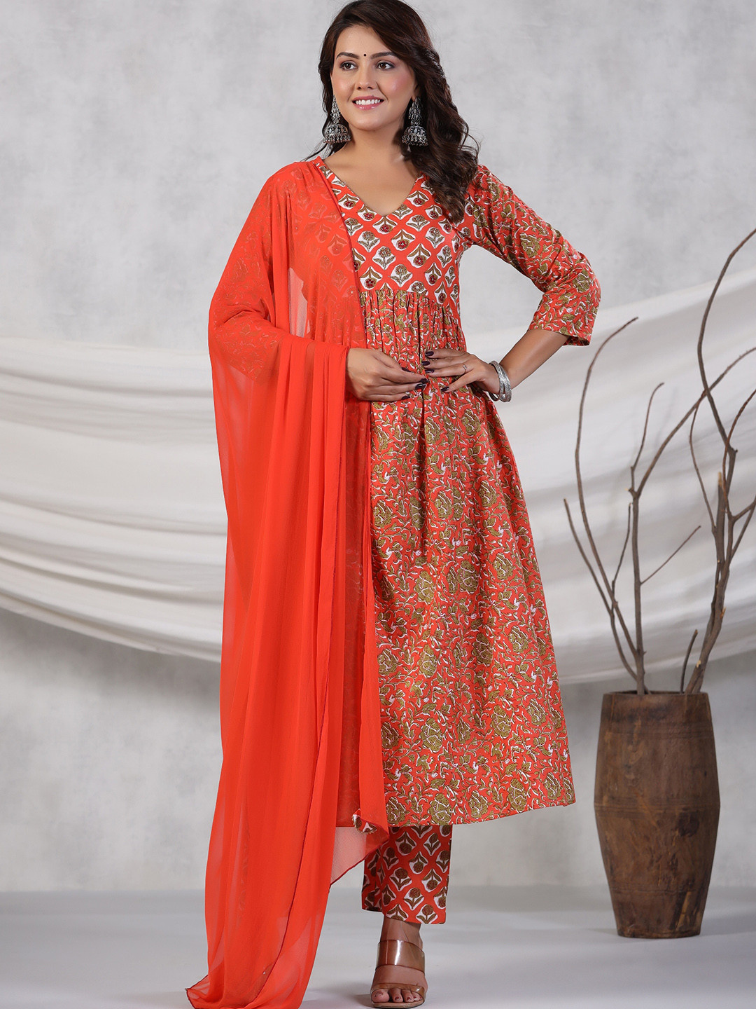 

Rangeelo Floral Printed Regular Pure Cotton Kurta with Palazzos & Dupatta, Orange