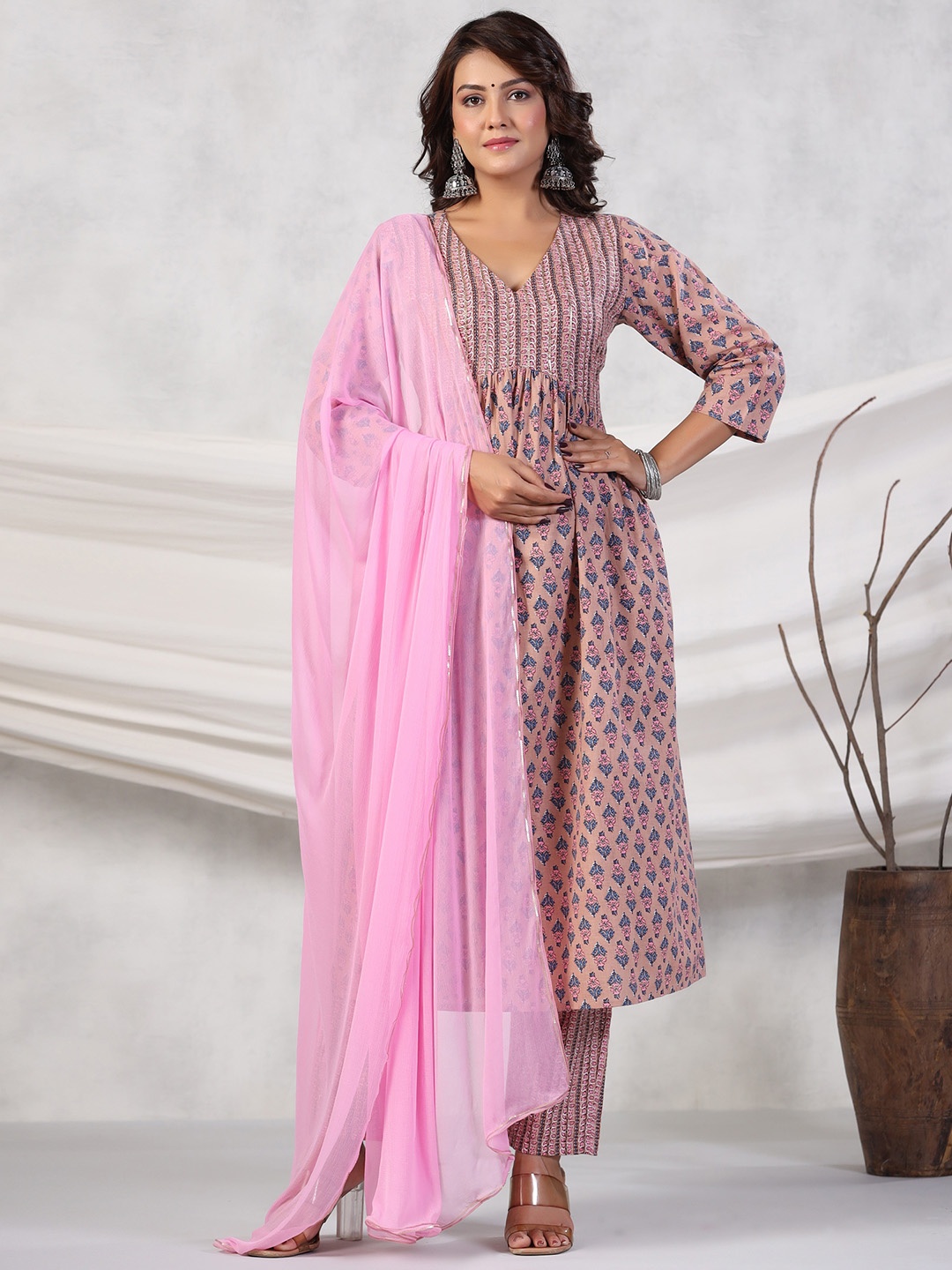

Rangeelo Floral Printed Regular Pure Cotton Kurta with Palazzos & Dupatta, Pink