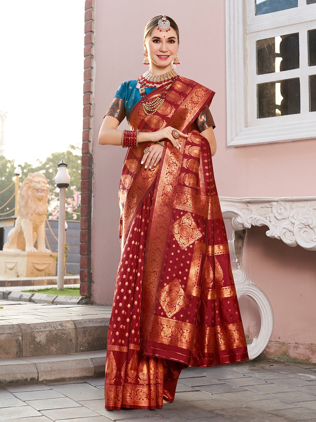 

Anouk Ethnic Motifs Woven Design Zari Banarasi Saree, Maroon