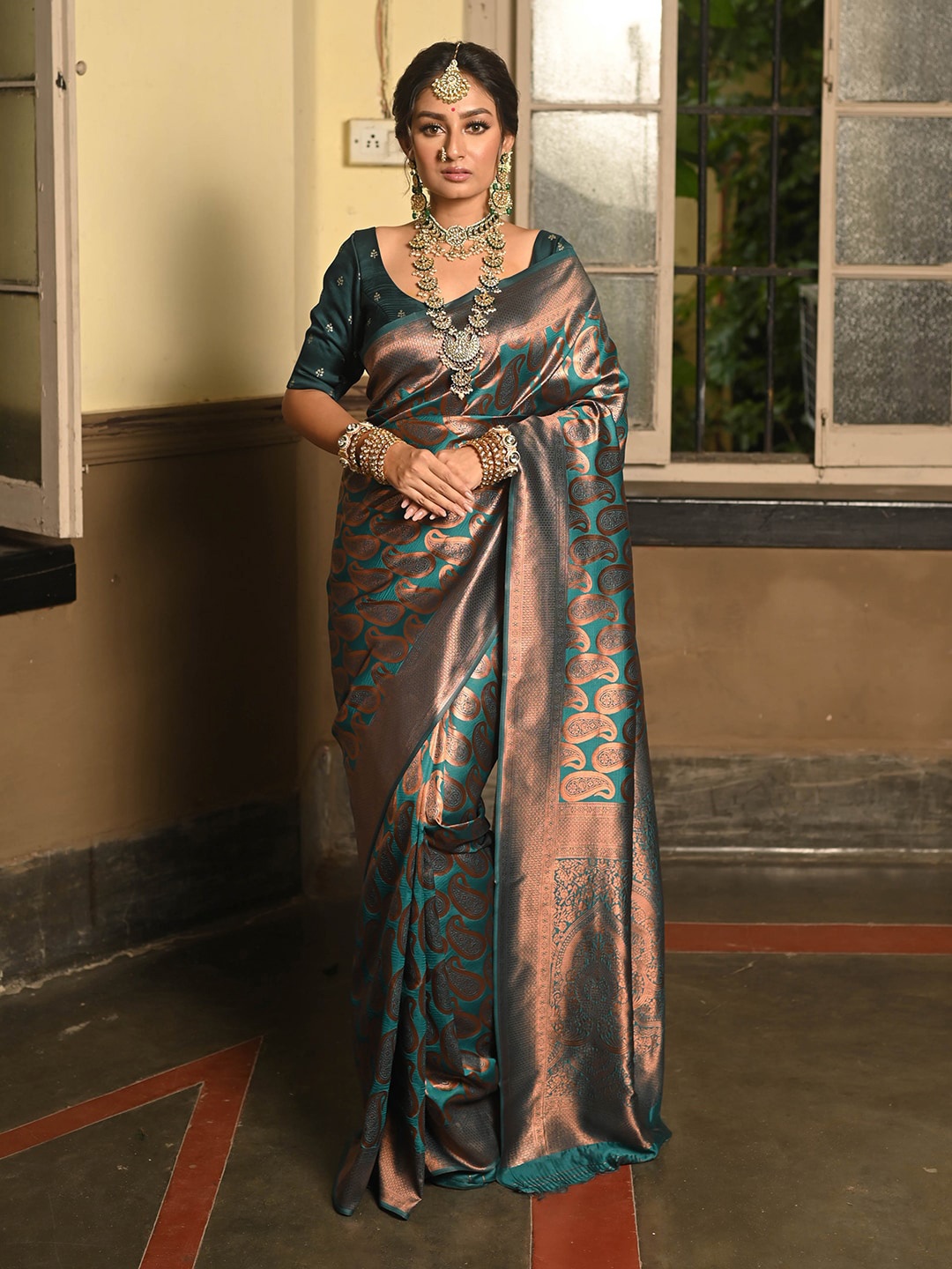 

Anouk Ethnic Motifs Woven Design Zari Banarasi Saree, Blue