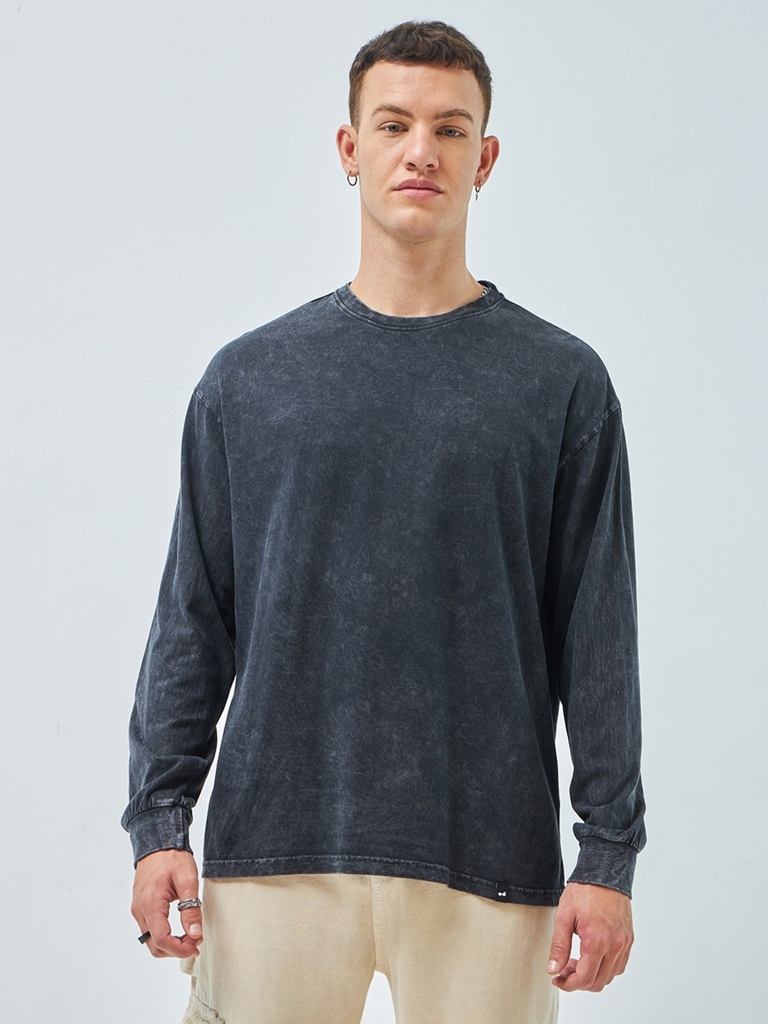 

Bewakoof Round Neck Long Drop Shoulder Sleeves Pure Cotton Oversized T-shirt, Black