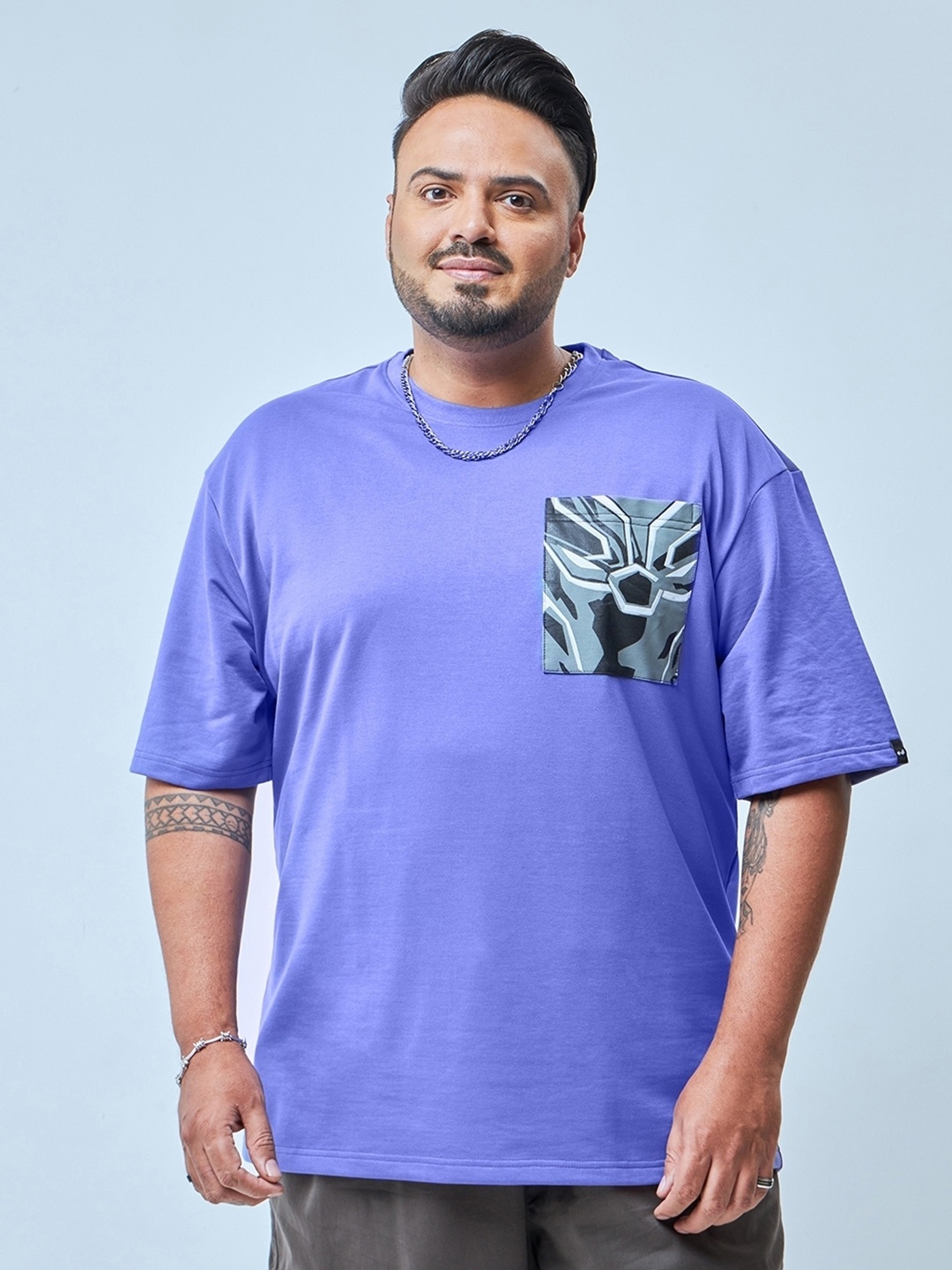 

Bewakoof Plus Printed Round Neck Drop Shoulder Sleeves Pure Cotton Oversized T-shirt, Blue