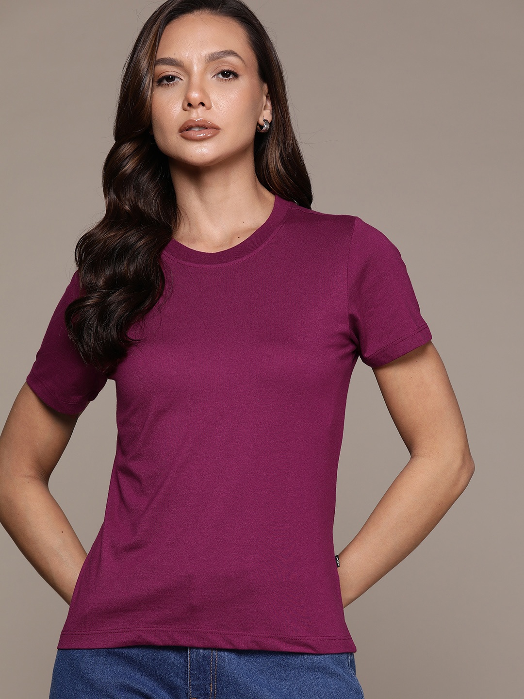 

The Roadster Lifestyle Co. Regular Fit Round Neck T-shirt, Magenta