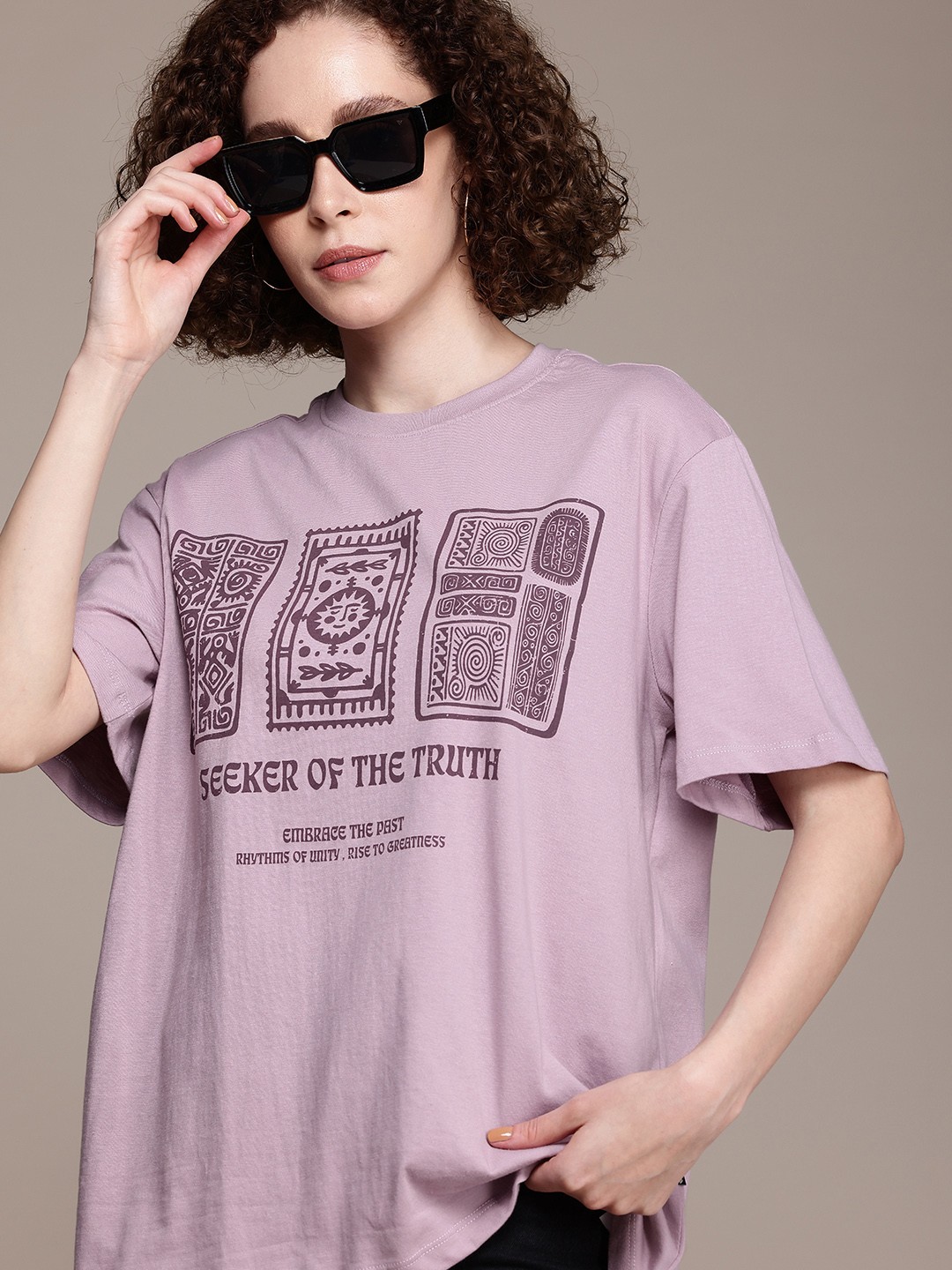 

The Roadster Life Co. Graphic Printed Drop-Shoulder Sleeves Oversized T-shirt, Purple