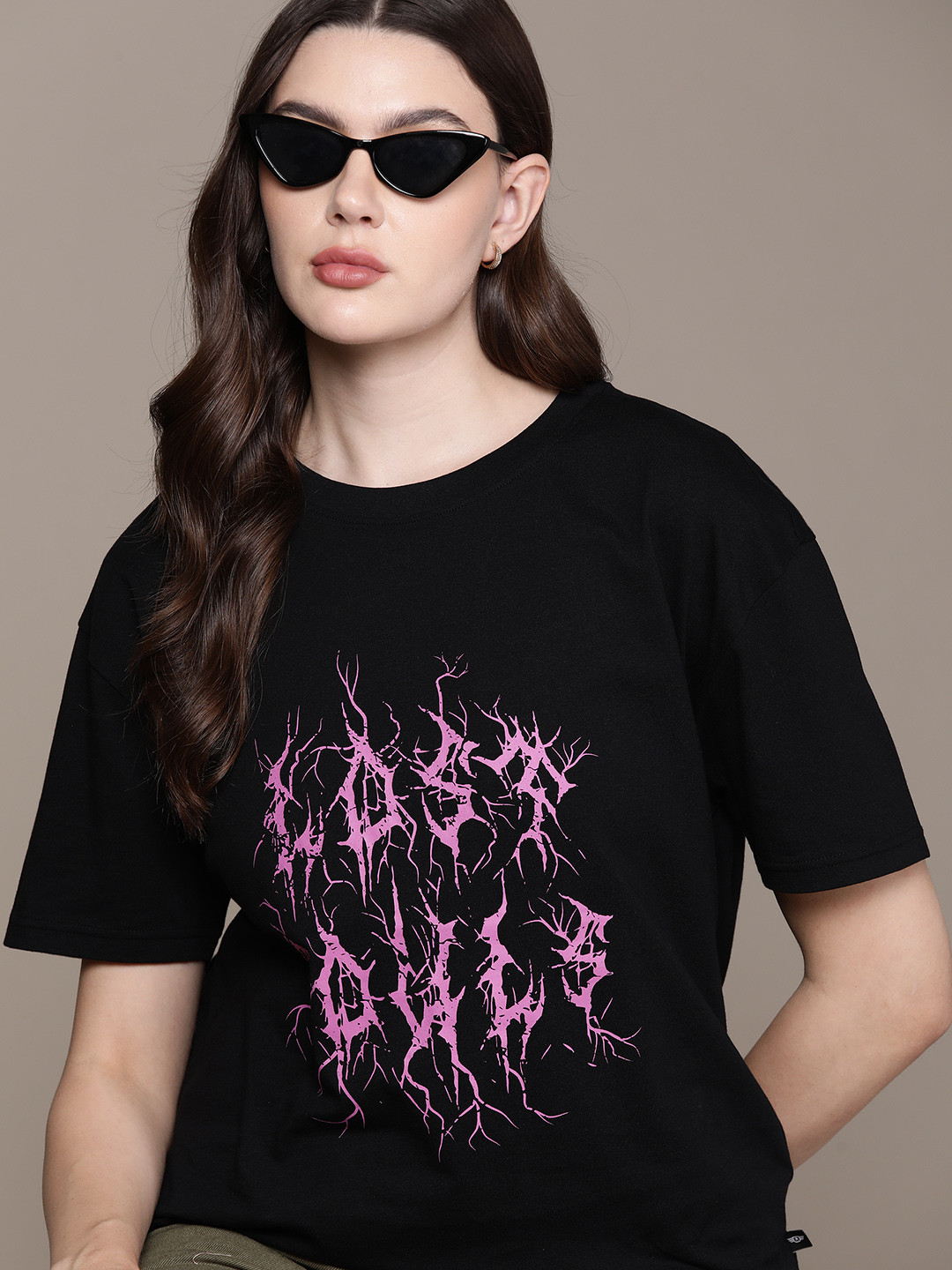 

The Roadster Lifestyle Co. Printed Drop-Shoulder Sleeves Pure Cotton Relaxed Fit T-shirt, Black