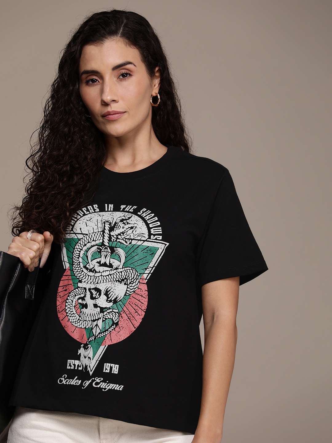

The Roadster Life Co. Printed Drop-Shoulder Sleeves Boxy T-shirt, Black
