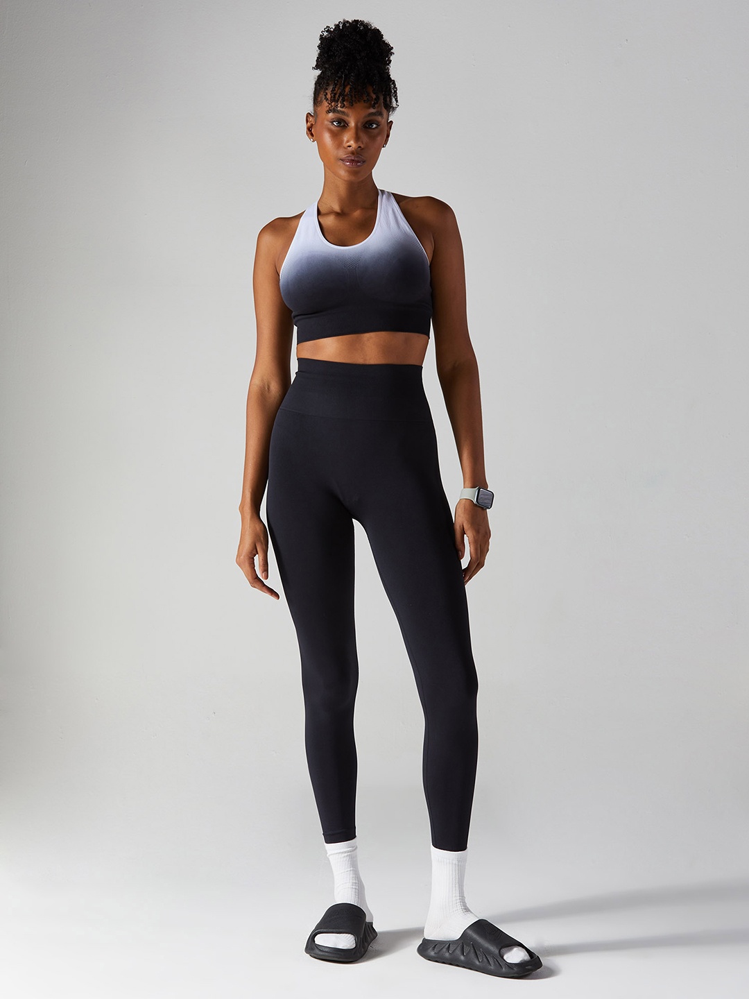 

CAVA Colourblocked Full Coverage High Super Support Rapid-Dry Workout Sports Bra, Black
