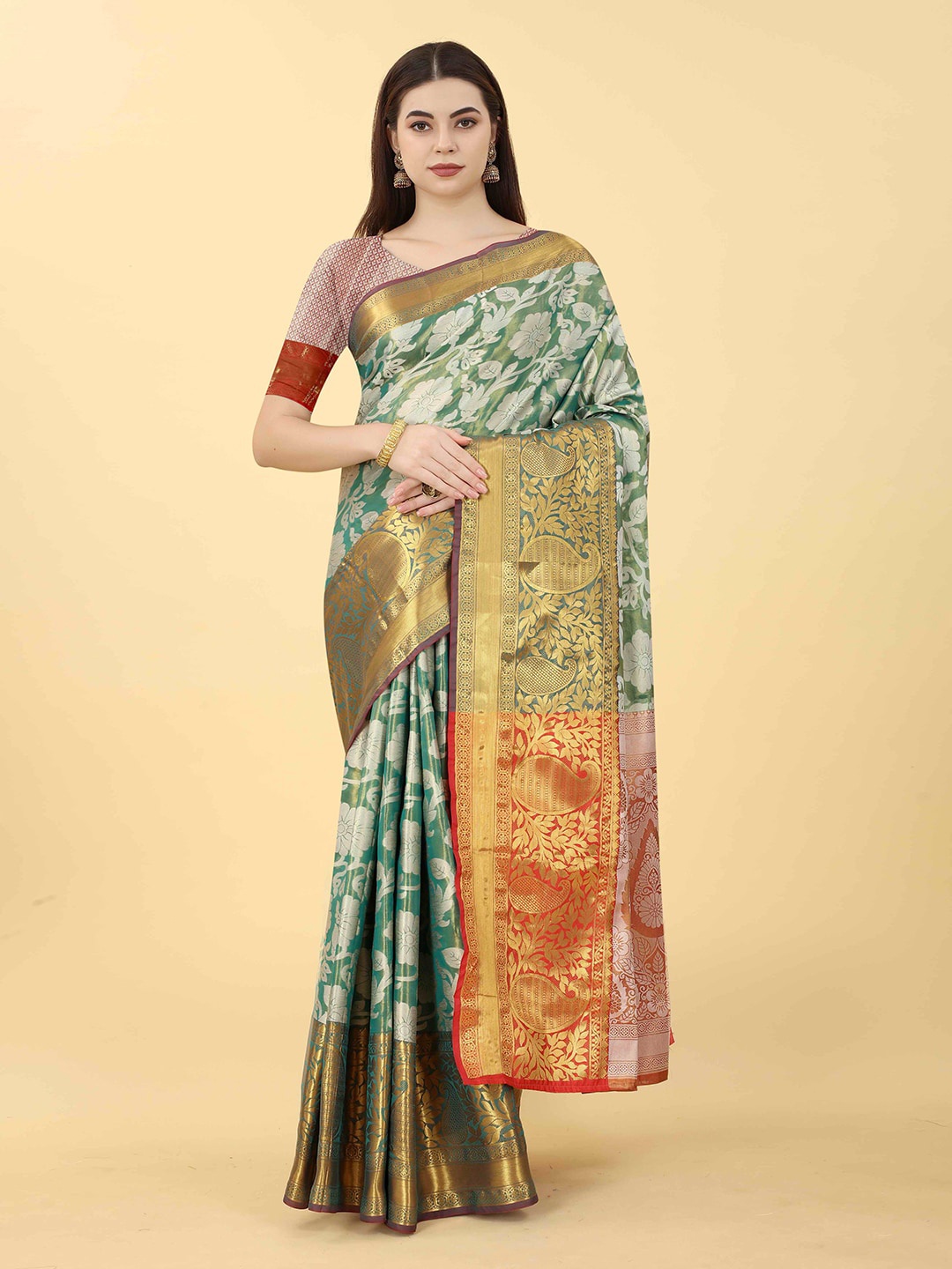 

VANAKARA Ethnic Motifs Woven Design Zari Kanjeevaram Saree, Green