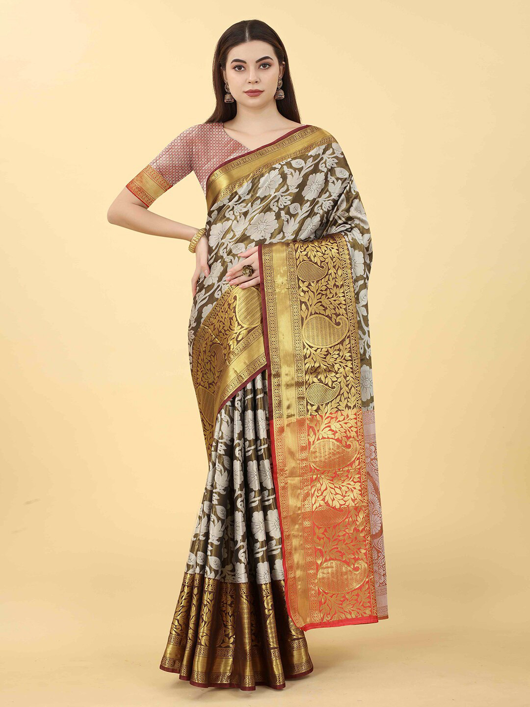 

VANAKARA Woven Design Zari Art Silk Kanjeevaram Saree, Black