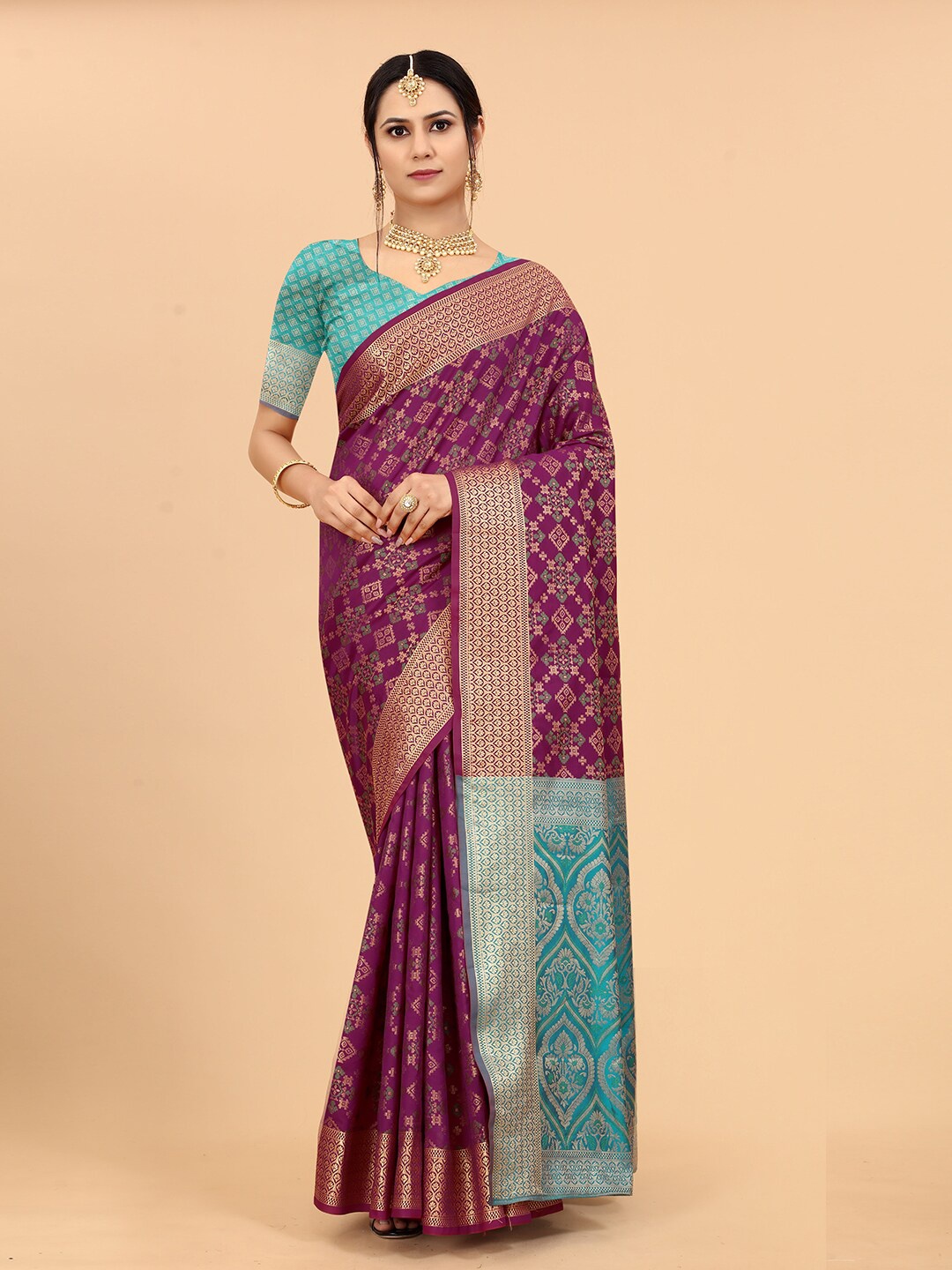 

VANAKARA Woven Design Zari Art Silk Patola Saree, Magenta