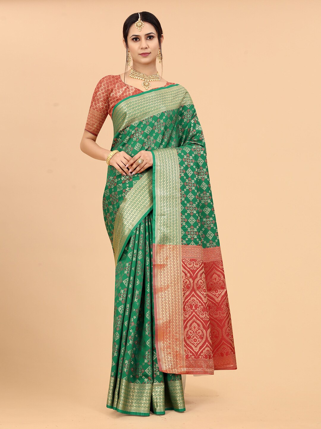 

VANAKARA Woven Design Zari Art Silk Patola Saree, Green