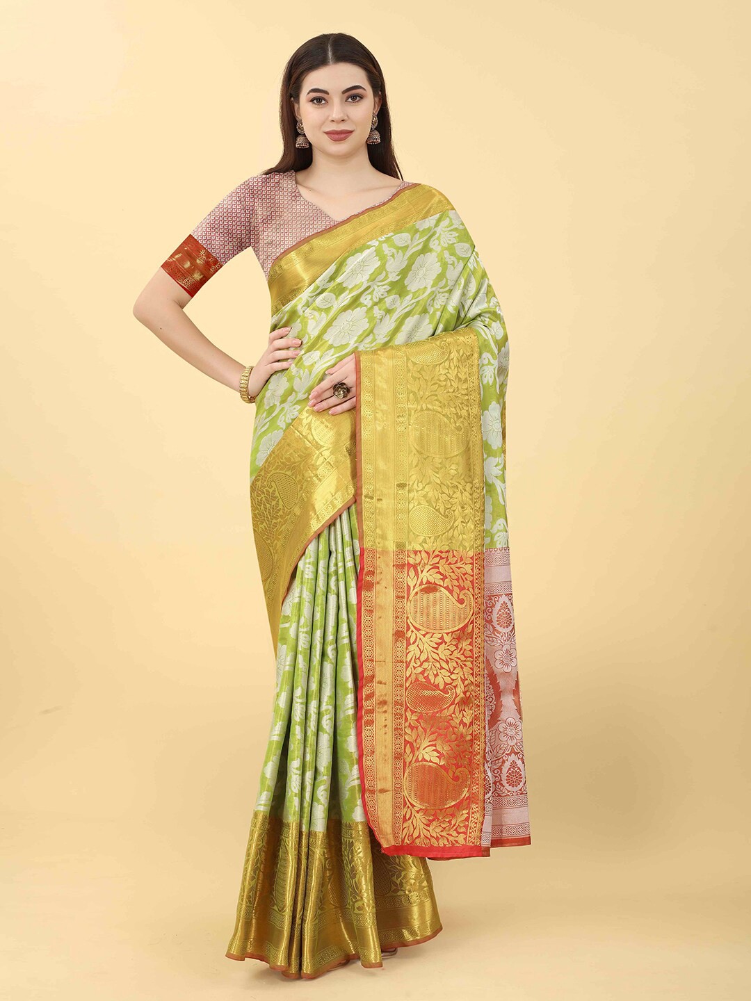 

VANAKARA Woven Design Zari Art Silk Kanjeevaram Saree, Green