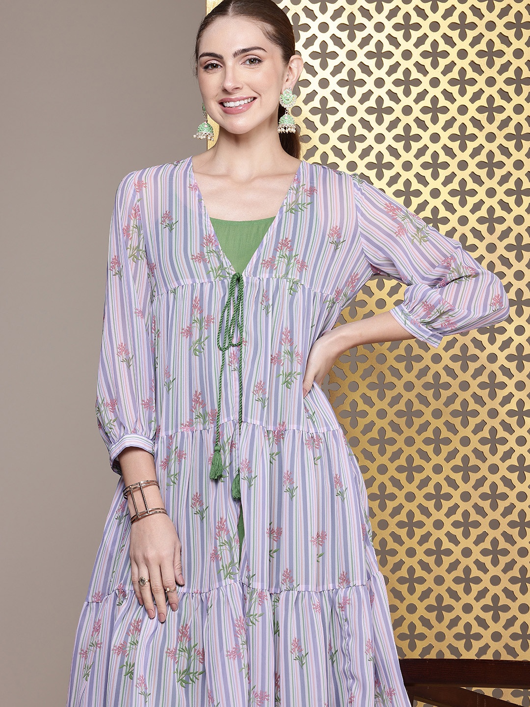 

House of Pataudi Shoulder Straps Jashn Kurta With Longline Shrug, Green