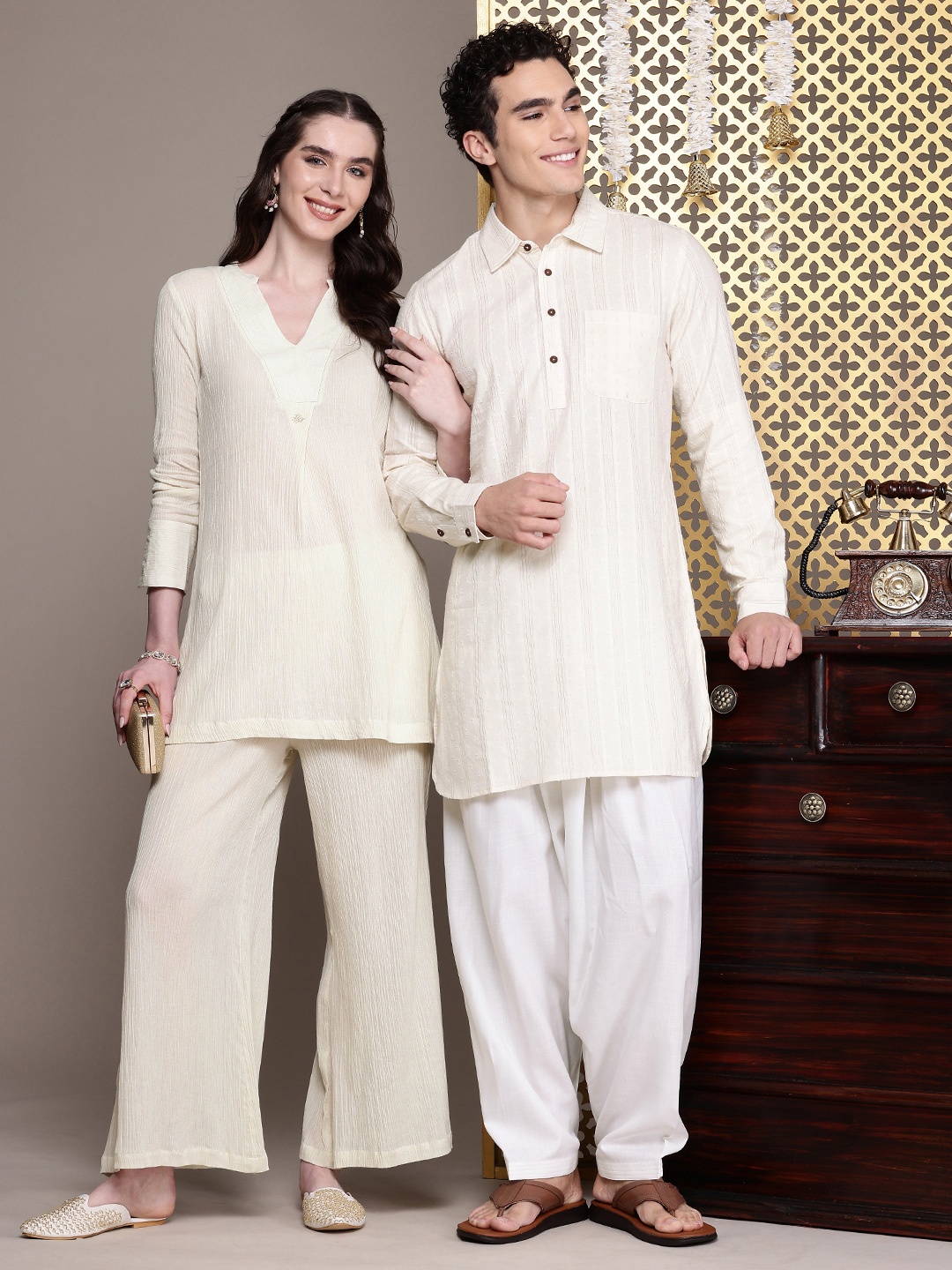 

House of Pataudi Women Crushed Regular Pure Cotton Jashn Kurta with Trousers, Off white