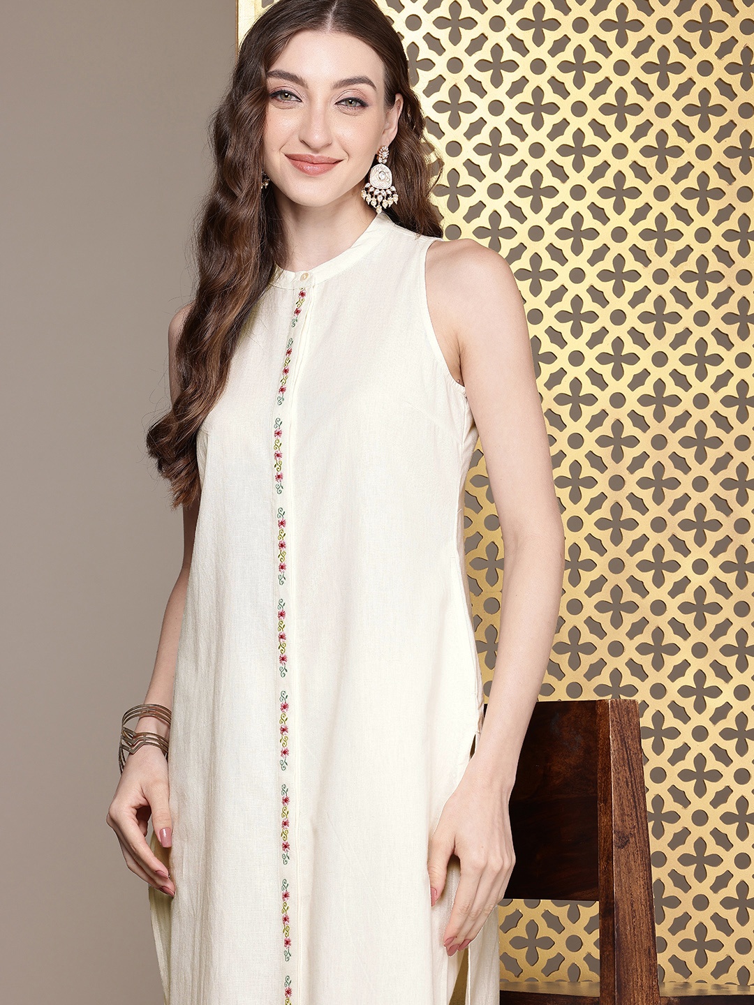 

House of Pataudi Women Front Open Rozana Kurta with Floral Embroidery, Off white