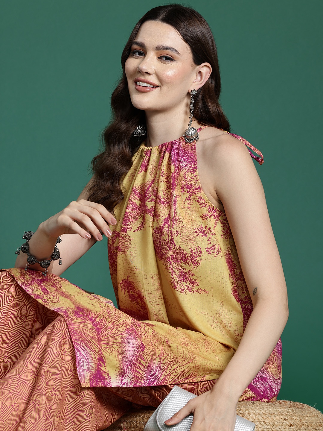 

Sangria Printed Shoulder Straps Kurta with Palazzos, Fuchsia