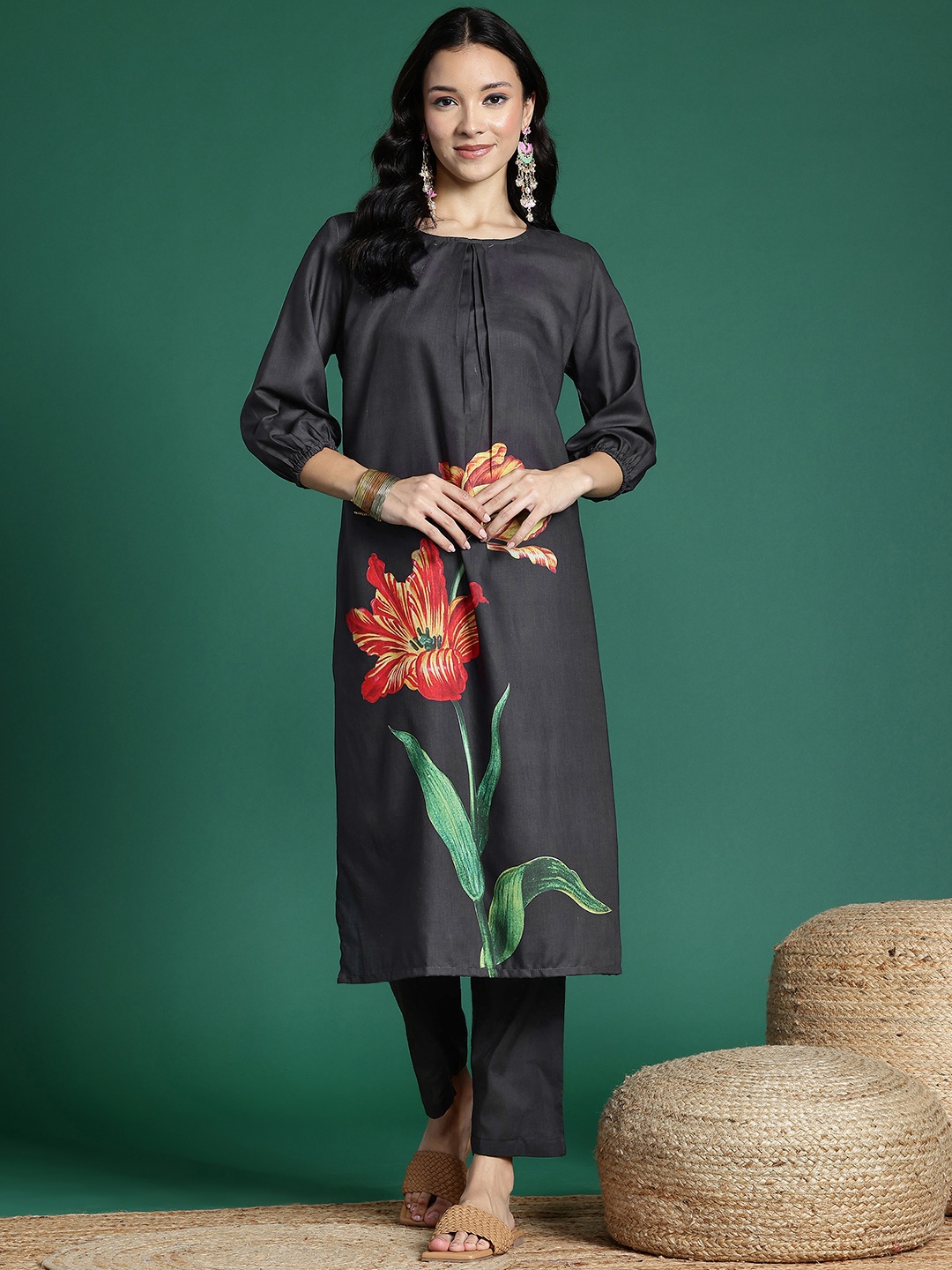 

Sangria Floral Printed Pleated Kurta with Trousers, Black