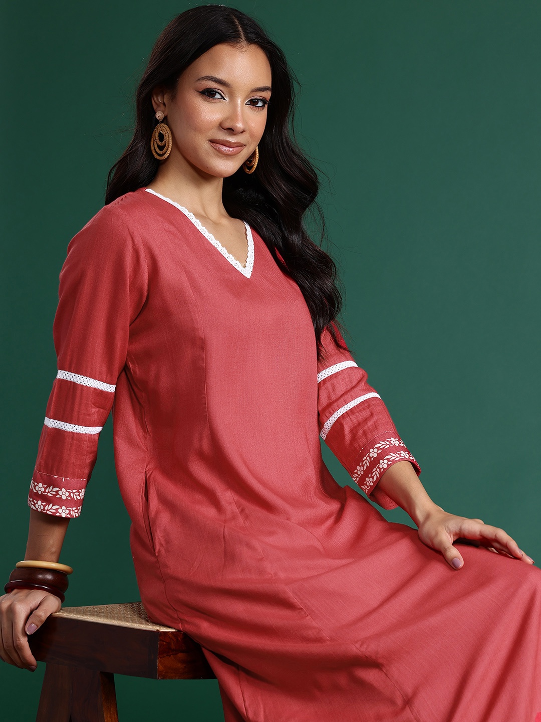 

Sangria Panelled Kurta with Trousers, Rust
