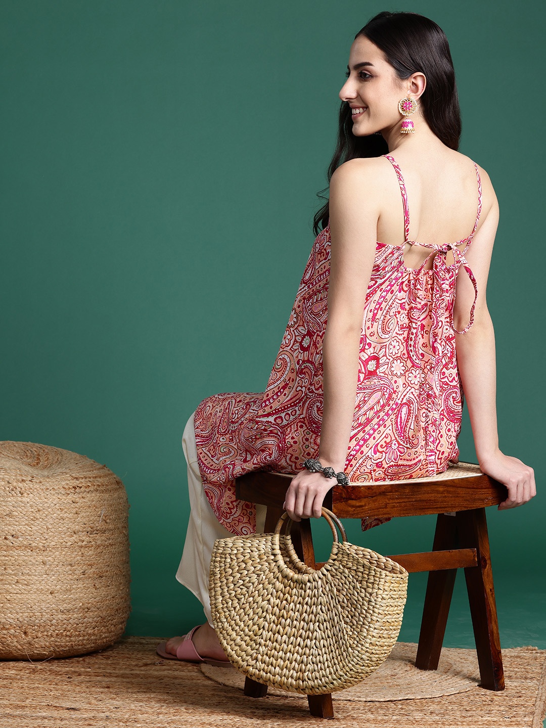 

Sangria Floral Printed Back Tie-Up Shoulder Straps Fusion Kurta, Pink