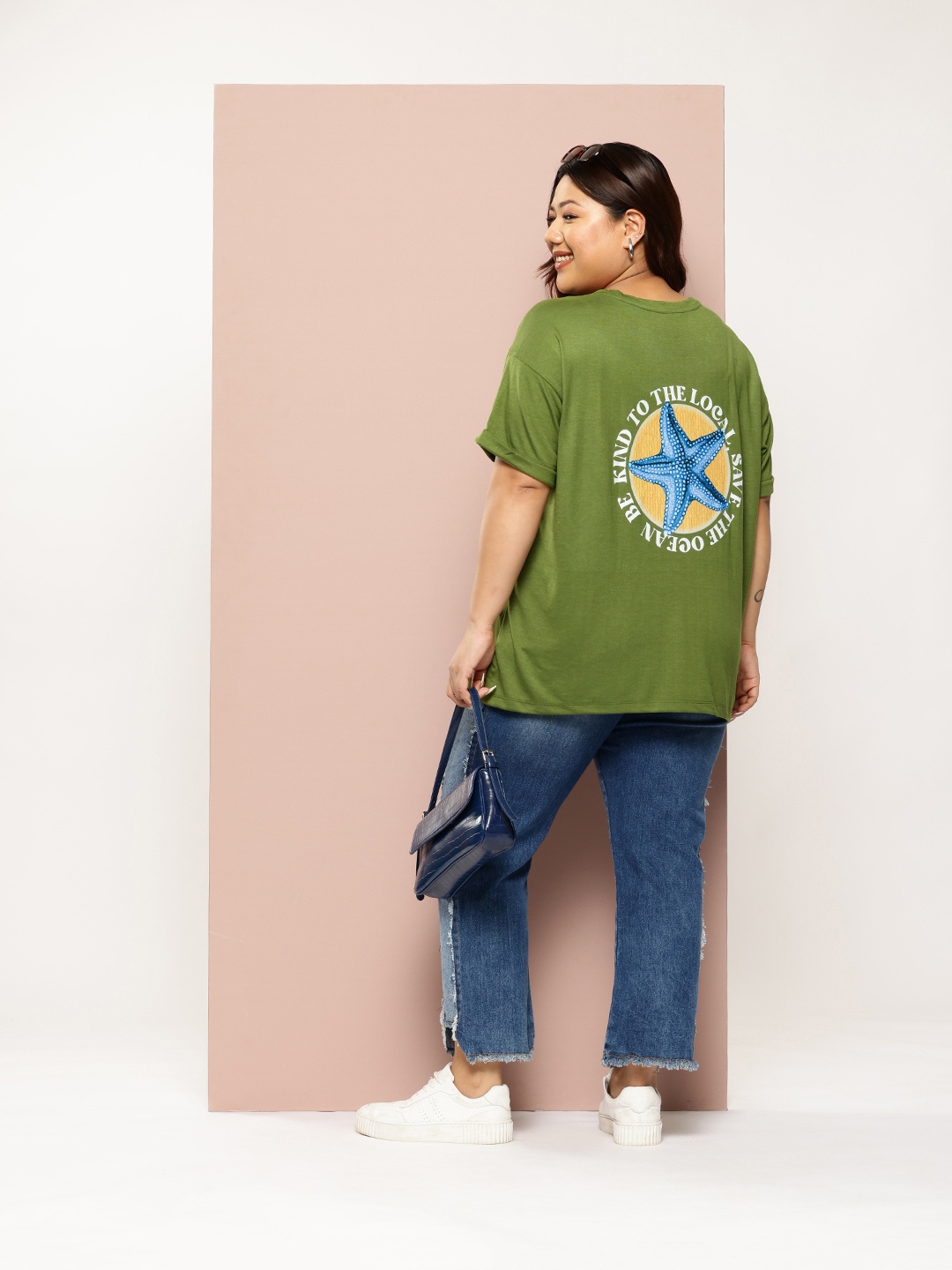 

Sztori Plus Size Printed Drop-Shoulder Sleeves T-shirt, Green