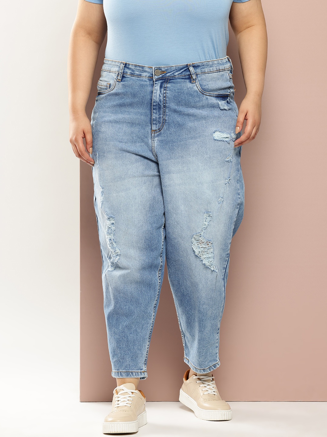 

Sztori Women Plus Size Mildly Distressed Heavy Fade Stretchable Slouchy Jeans, Blue