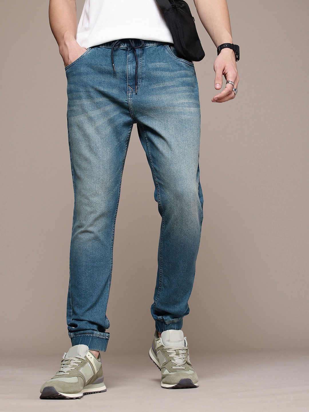 

WROGN Men Heavy Fade Stretchable Jogger, Blue