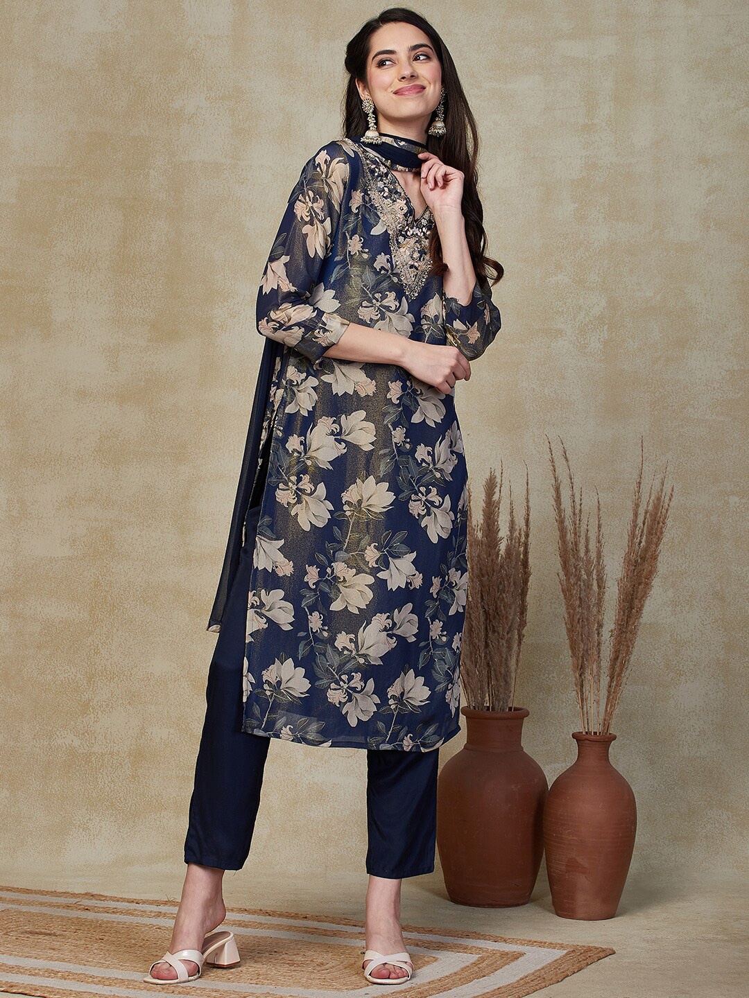 

FASHOR Blue & Beige Floral Printed Shimmer Straight Kurta with Trousers & Dupatta