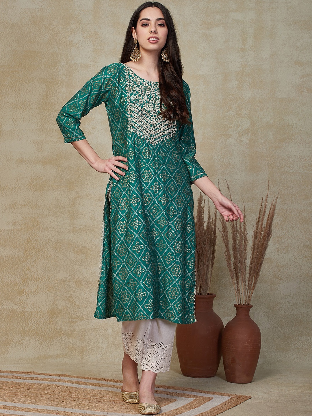 

FASHOR Ethnic Motifs Printed Round Neck Three-Quarter Sleeves Thread Work Kurta, Green