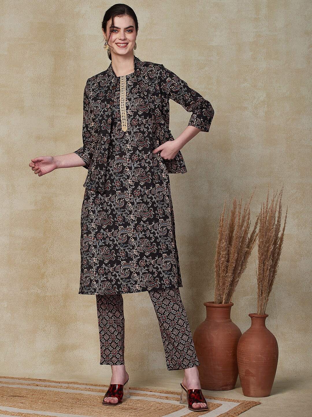 

FASHOR Black Floral Printed Pure Cotton Straight Kurta With Trouser