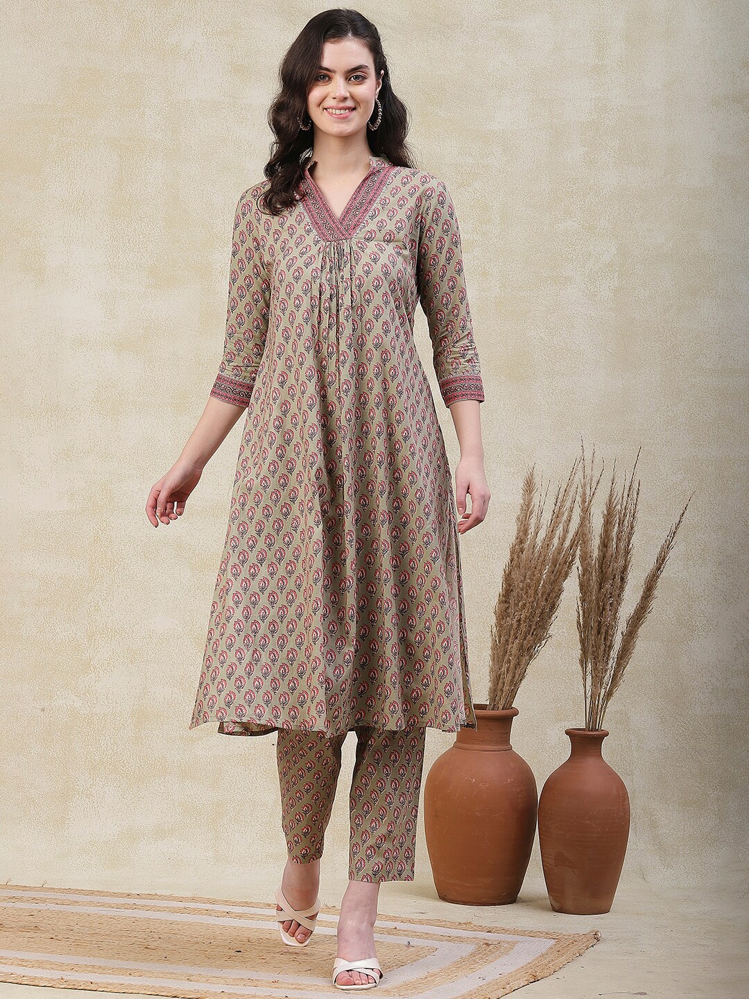 

FASHOR Green Floral Printed Pure Cotton Pleated A-Line Kurta With Trouser