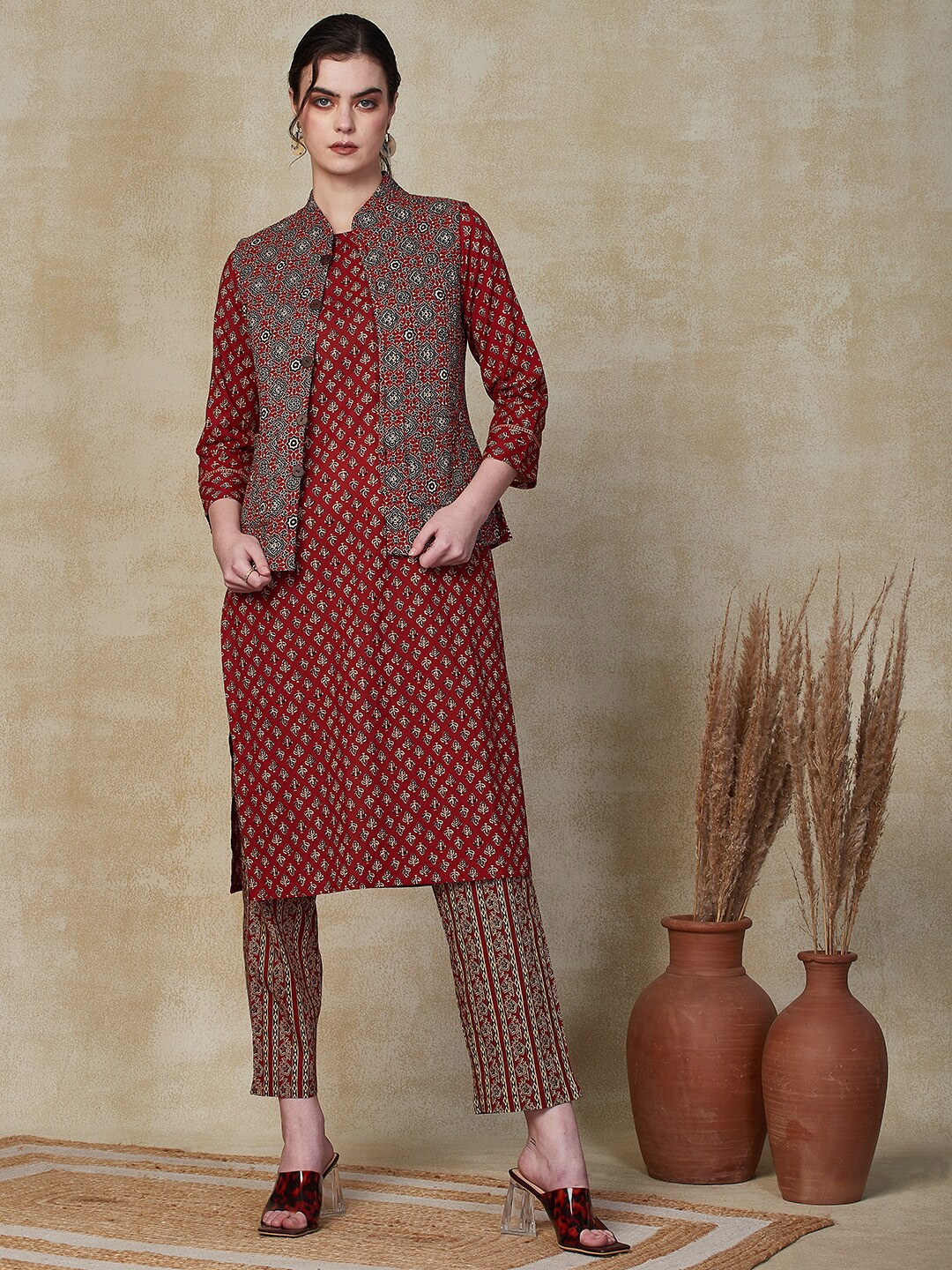 

FASHOR Floral Printed Regular Pure Cotton Kurta with Trousers, Maroon