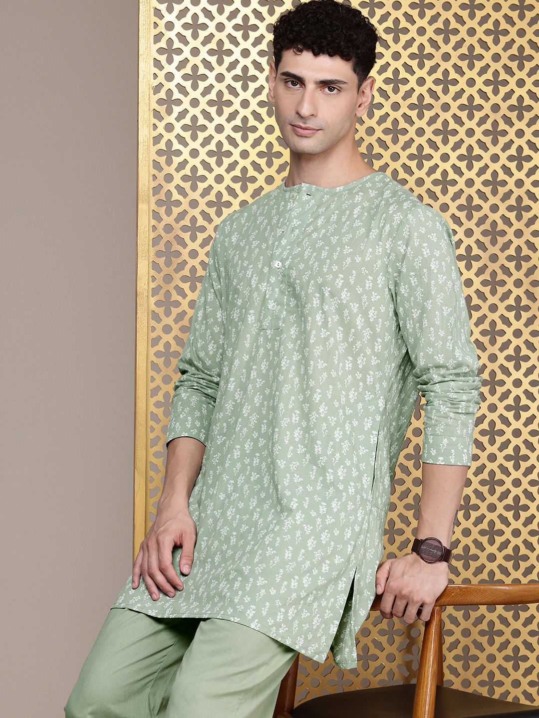 

House of Pataudi Floral Printed Regular Jashn Kurta With Trousers, Green