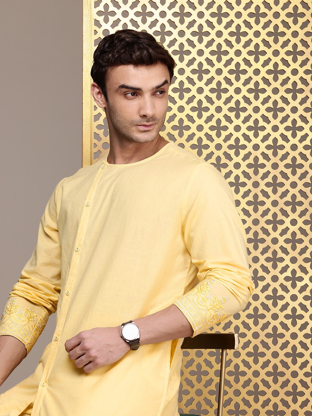 

House of Pataudi Men Pure Cotton Jashn Kurta with Trousers, Yellow