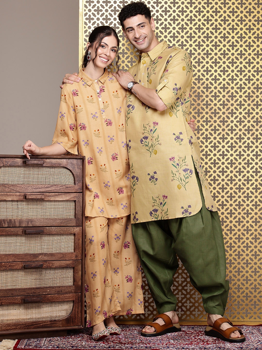 

House of Pataudi Men Jashn Floral Printed Pathani Kurta With Salwar, Beige